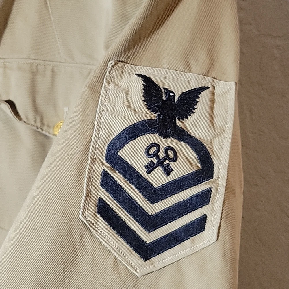 VINTAGE Military Jacket w Patch Cargo Pockets 38